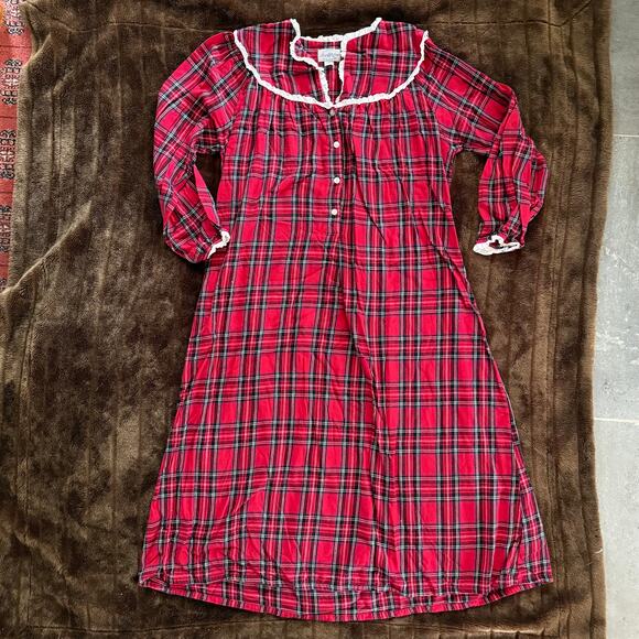 Lanz of Salzburg Other - A Cozy Classic! Lanz of Salzburg M Red Plaid Flannel Granny Gown 100% Cotton